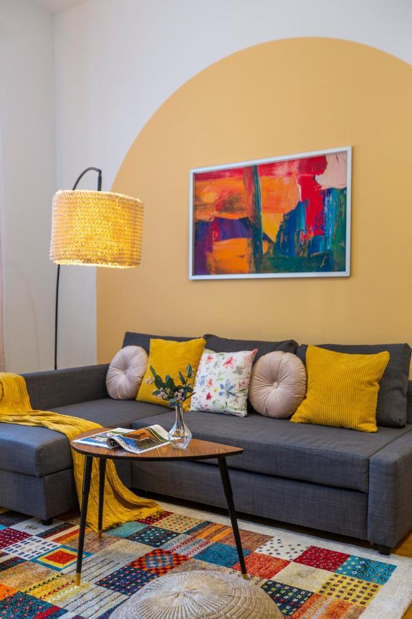 Central Gozsdu Apartment In The Party Street Budapest Extérieur photo