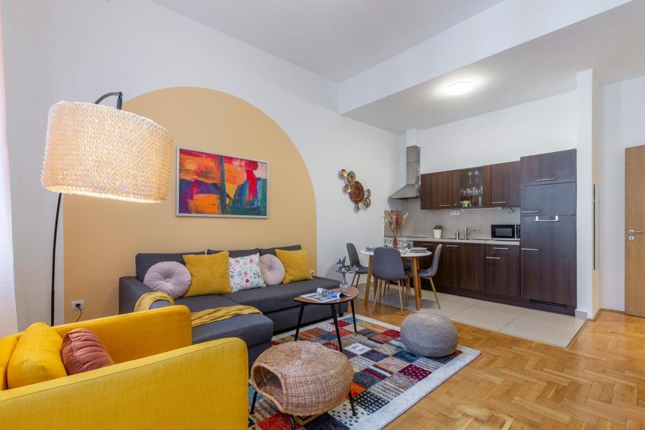Central Gozsdu Apartment In The Party Street Budapest Extérieur photo
