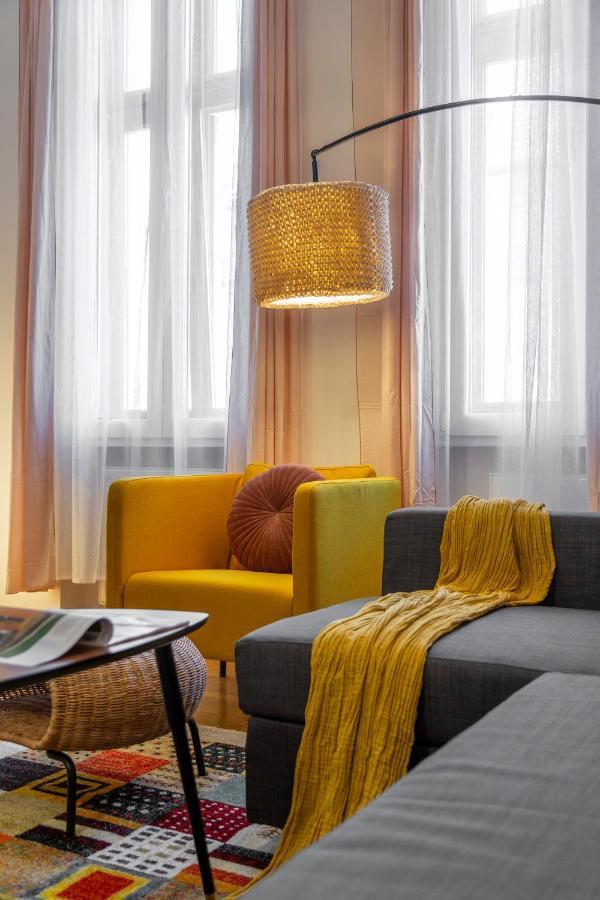 Central Gozsdu Apartment In The Party Street Budapest Extérieur photo