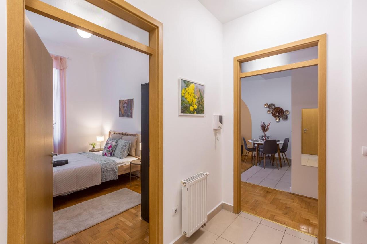 Central Gozsdu Apartment In The Party Street Budapest Extérieur photo